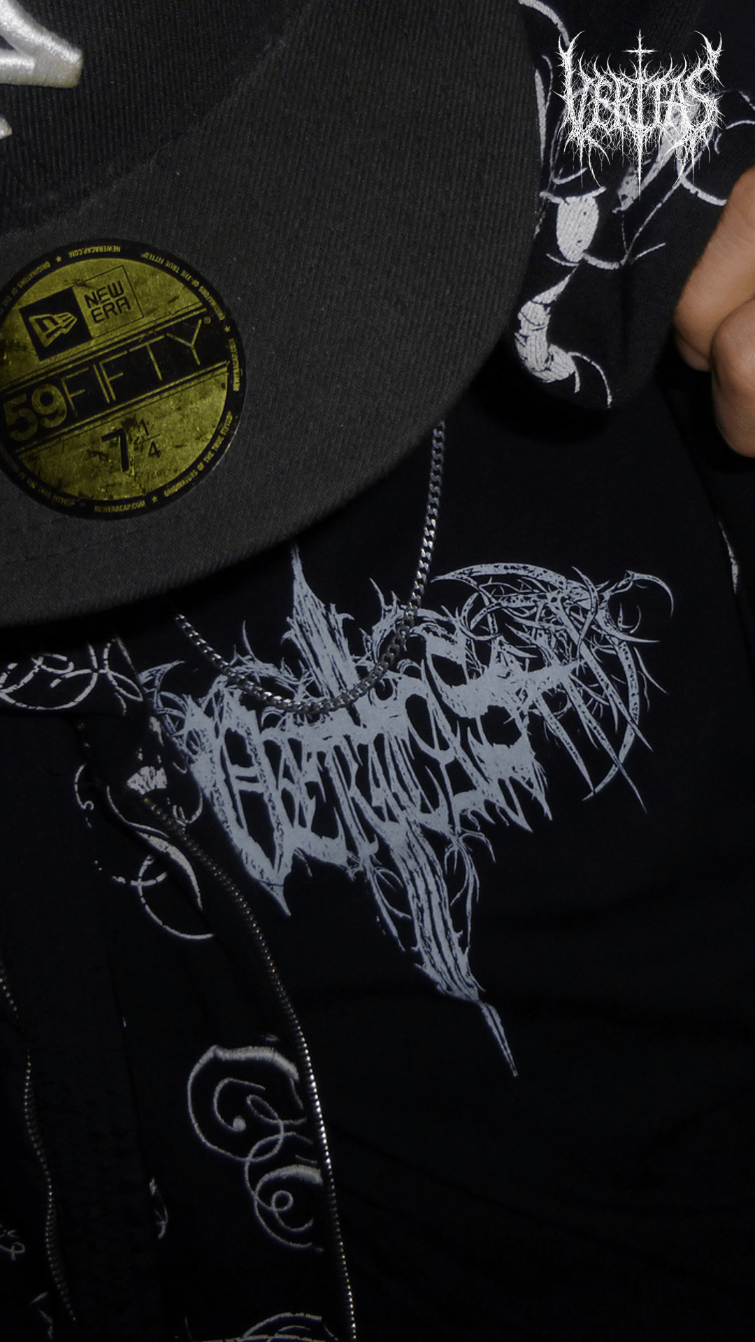 BLACK METAL TEE - Veritas