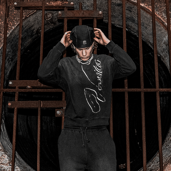 SCRIPT GRADIENT CREWNECK - VERITAS