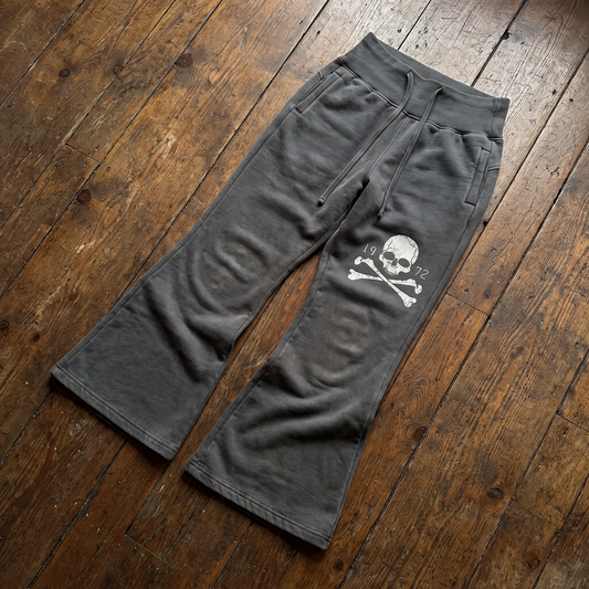 SKULL FLARE JOGGERS