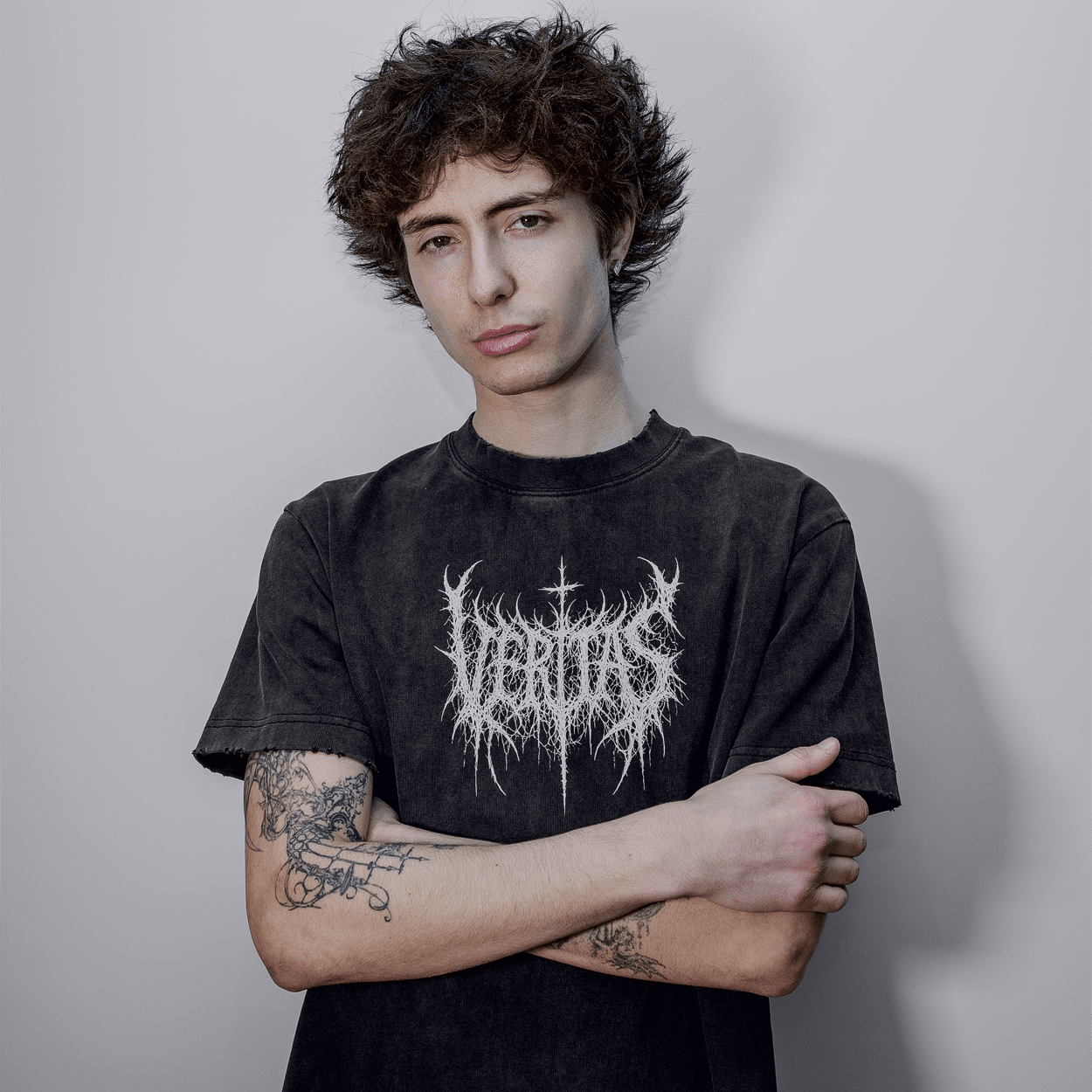 BLACK METAL TEE - VERITAS