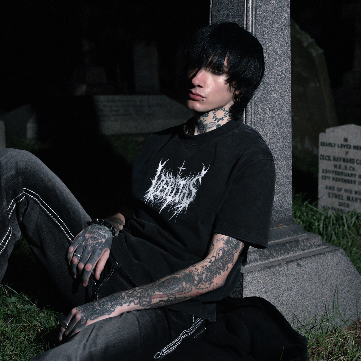 BLACK METAL TEE - VERITAS